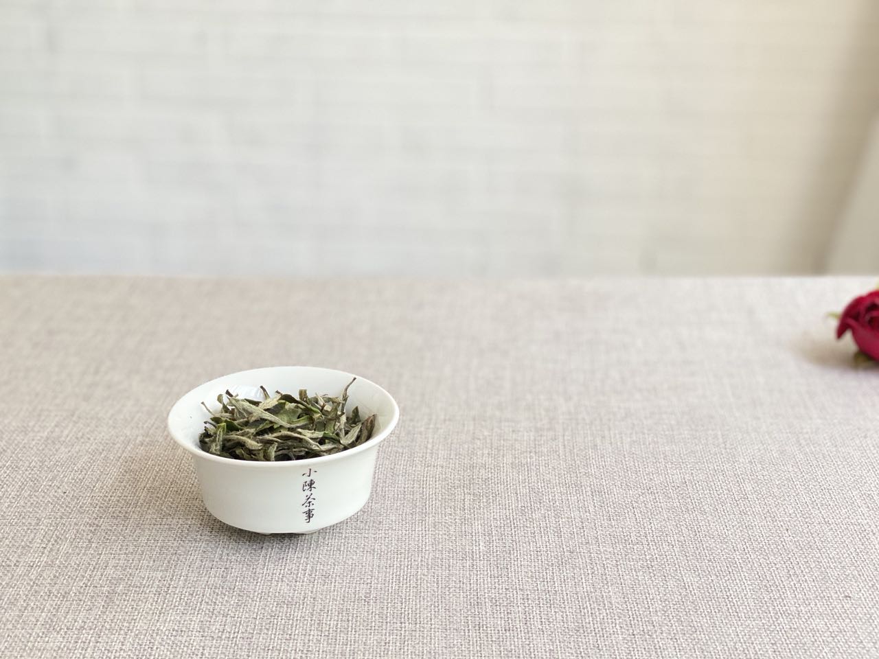 同是春白茶，散茶和饼茶有什么区别？村姑陈说出了4点区别，收好