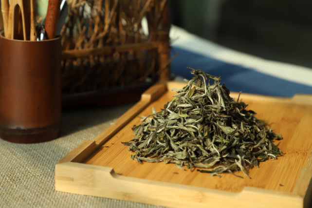白茶香水是什么味道_白茶是什么味道_靖安白茶是真的白茶吗