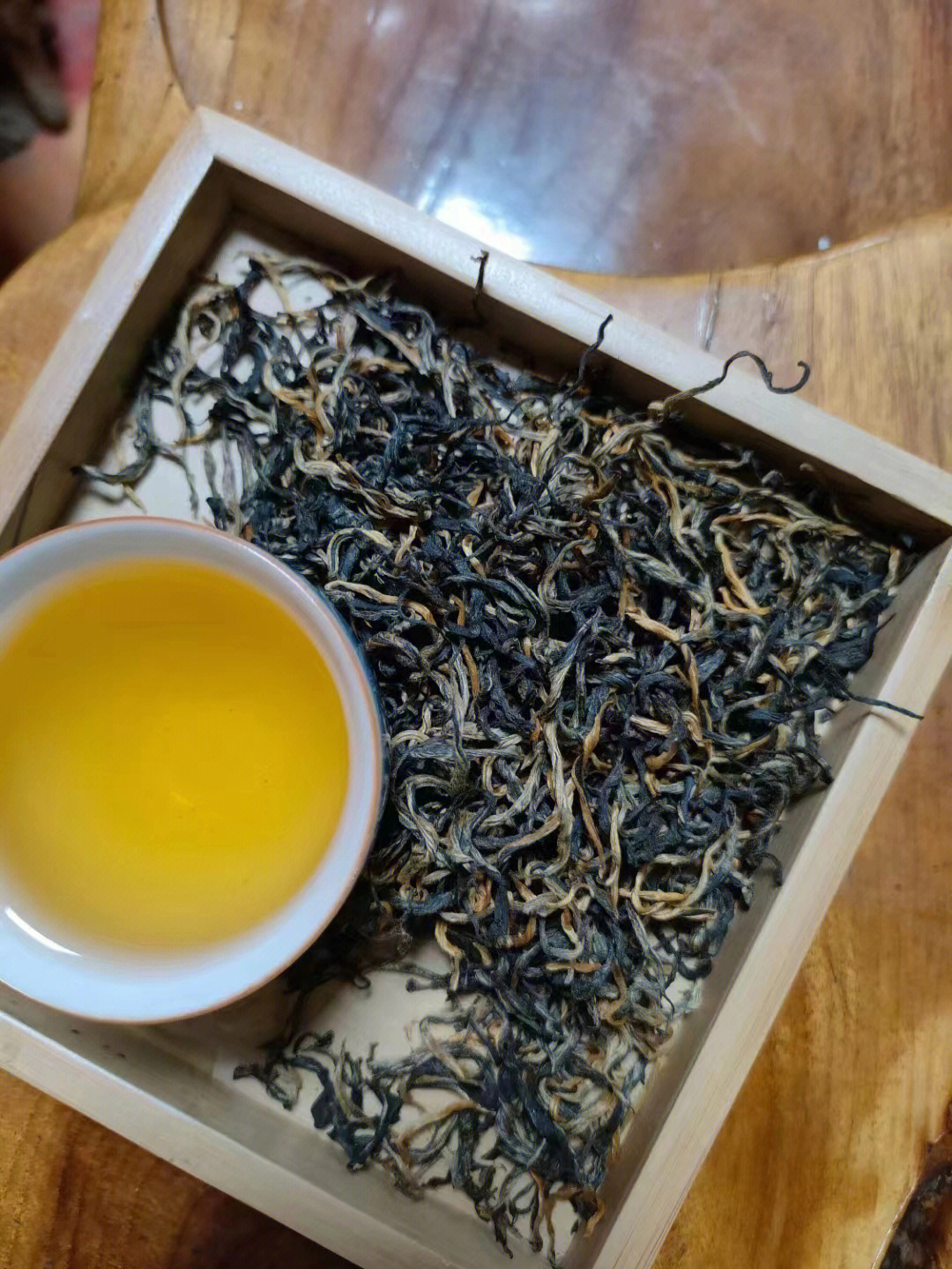 二,滇紅碎茶滇紅工夫茶中,品質**的是:滇紅特級禮茶;選用原料以一芽